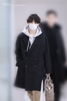 bts v airport fashion