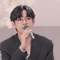 bts v glasses