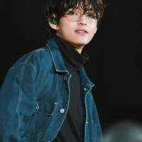 bts v glasses