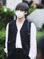 bts v glasses