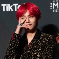 bts v red hair