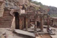 ajaigarh jain mandir