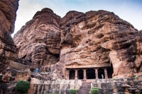 badami cave temples in badami jain mandir