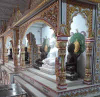 chamatkarji jain mandir