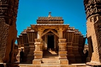 chaubara dera and pavagiri tirth oon khargone jain mandir