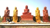 chaubara dera and pavagiri tirth oon khargone jain mandir