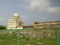 ennayira malai jain mandir