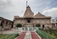 gaon mandir pawapuri jain mandir