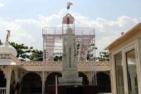 gommat giri indore jain mandir