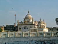 jain digambar temple with shikhar thari bhabrian lahore city jain mandir