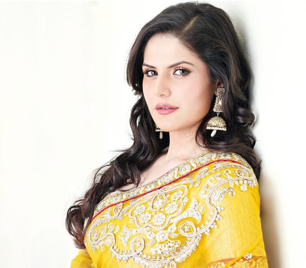 Zareen Khan HD Wallpapers
