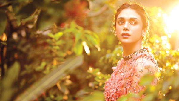 Aditi Rao Hydari HD Wallpapers