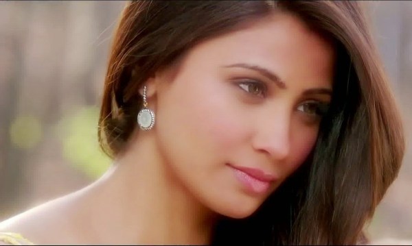 Download Daisy Shah HD Wallpapers 