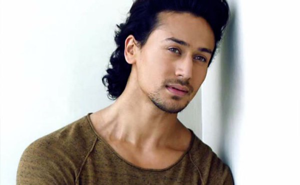 Download Tiger Shroff HD Wallpapers for Mobile and Computer