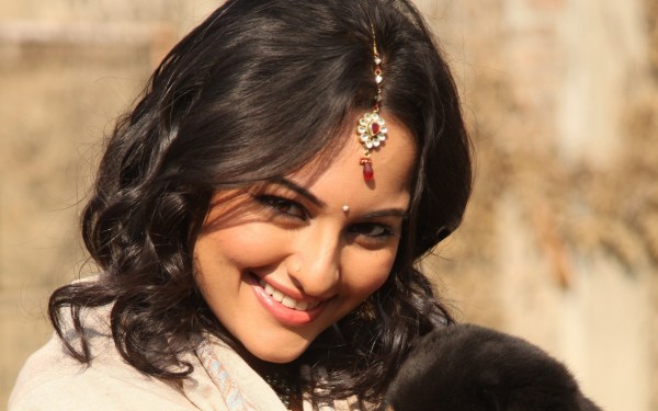 Sonakshi Sinha HD Wallpapers