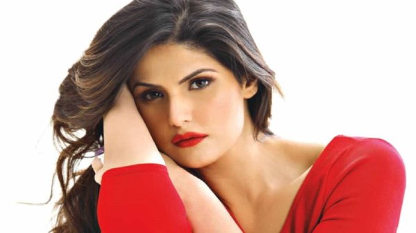 Zareen Khan HD Wallpapers