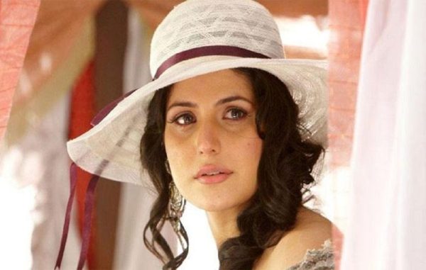 Zareen Khan HD Wallpapers