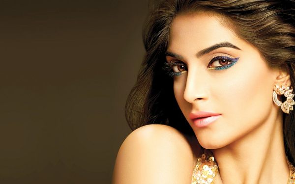 Sonam Kapoor HD Wallpapers