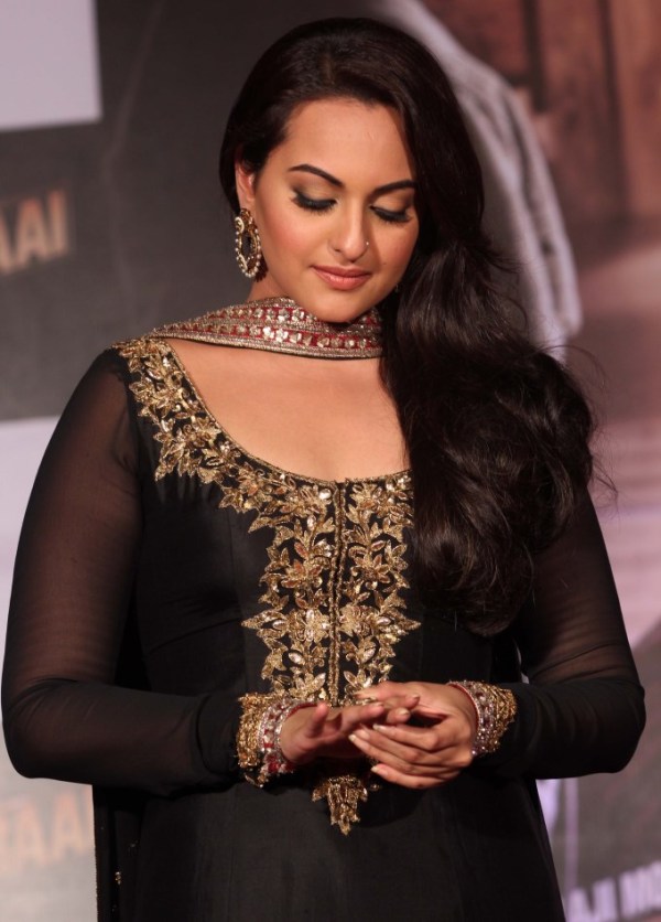 Sonakshi Sinha HD Wallpapers