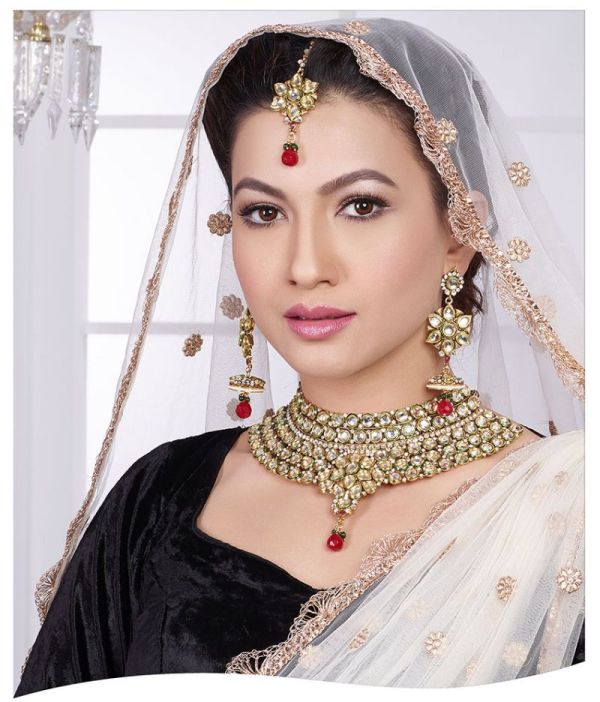 Gauhar Khan HD Wallpapers